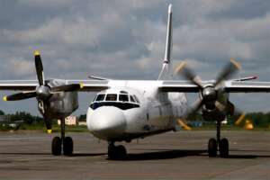 Антонов_Ан-26_9906,_Санкт-Петербург_-_Пулково_RP94291