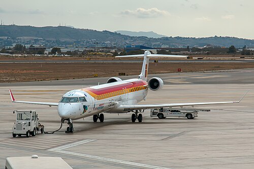 EC-LJT CRJ1000 Air Nostrum VLC 18-aug-2014 02