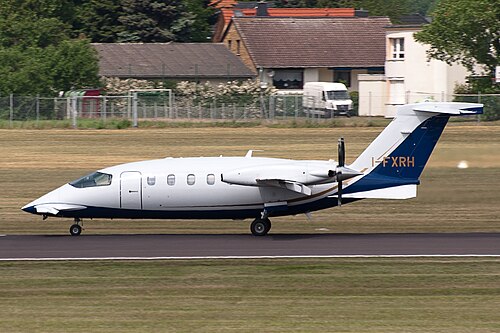Piaggio P180 Avanti I-FXRH taxing